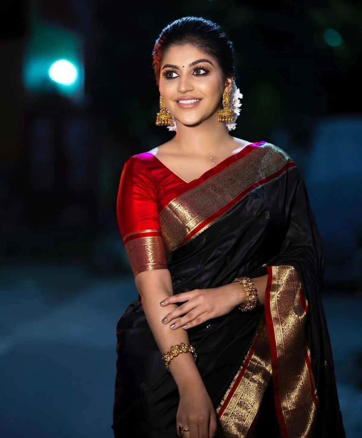 Black Woven Kanjivaram Silk Saree with Saree Cover